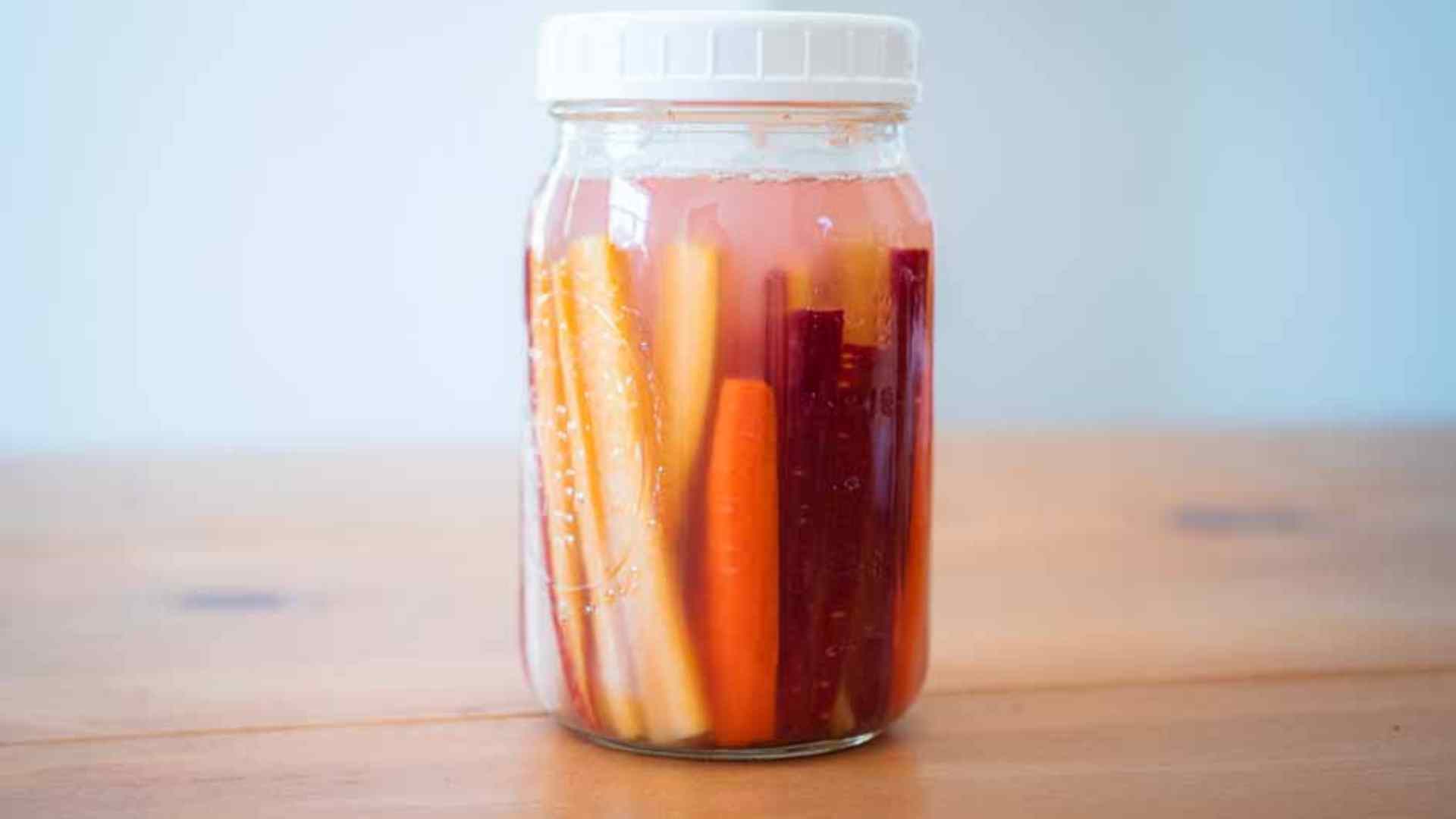 How to Make Easy Fermented Carrots