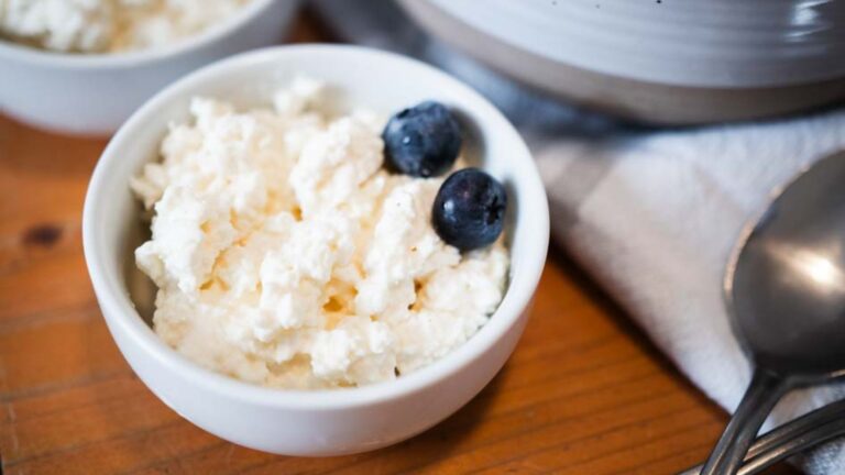 How to Make Homemade Raw Milk Cottage Cheese